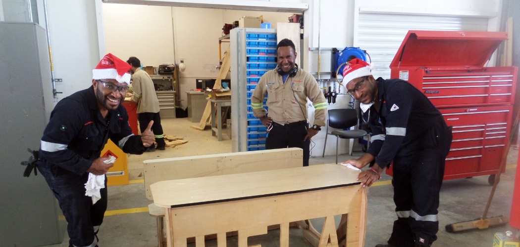 EMPNG staff donate desks to schools in Hides, Hela Province